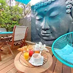 Logis Les Grenadines Готель