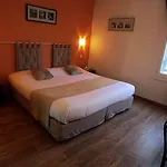 Logis Les Grenadines Готель 3*