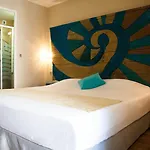 Logis Les Grenadines Готель