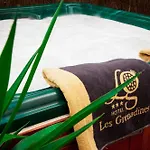 Logis Les Grenadines Готель