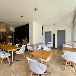 Logis Les Grenadines Hotel