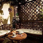 Hotel Logis Les Grenadines 3*