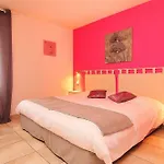 Logis Les Grenadines Hotel