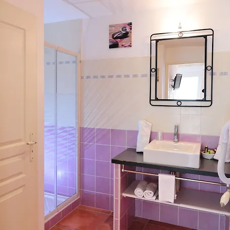 Готель Les Grenadines 3*