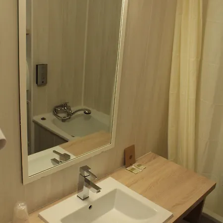 Готель Logis Les Grenadines