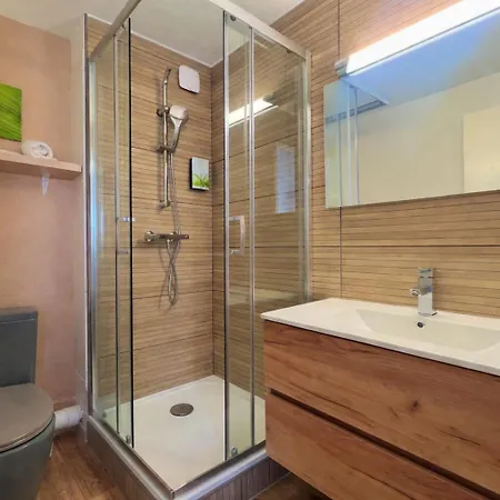Logis Les Grenadines Hotel