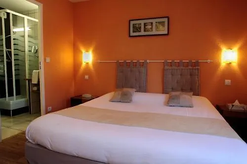 Logis Les Grenadines 3*