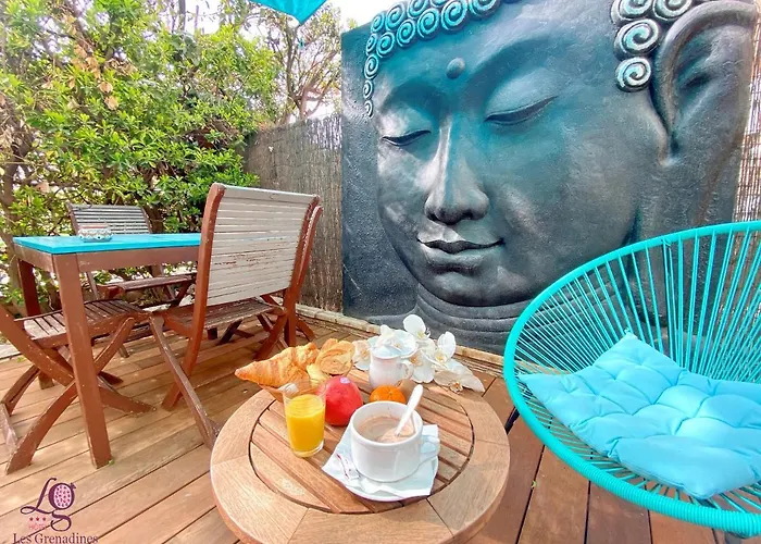 Logis Les Grenadines Hotel