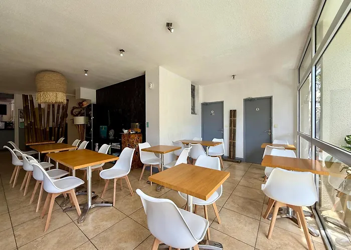 Logis Les Grenadines Szálloda