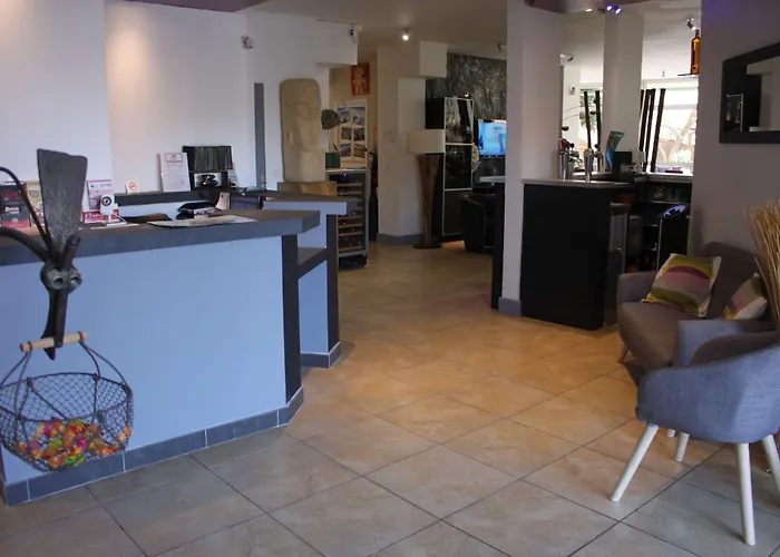 Logis Les Grenadines 3*