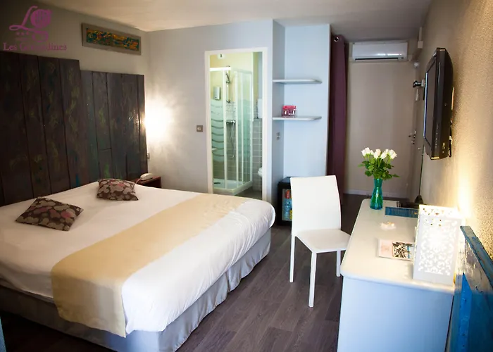 Logis Les Grenadines Hotel