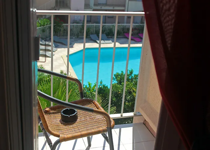 Logis Les Grenadines 3*