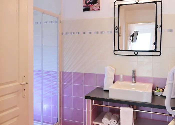 Szálloda Logis Les Grenadines 3*