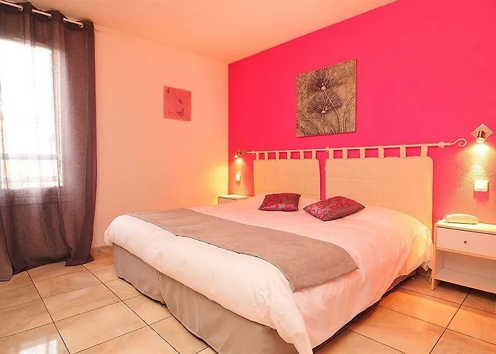 Logis Les Grenadines Szálloda