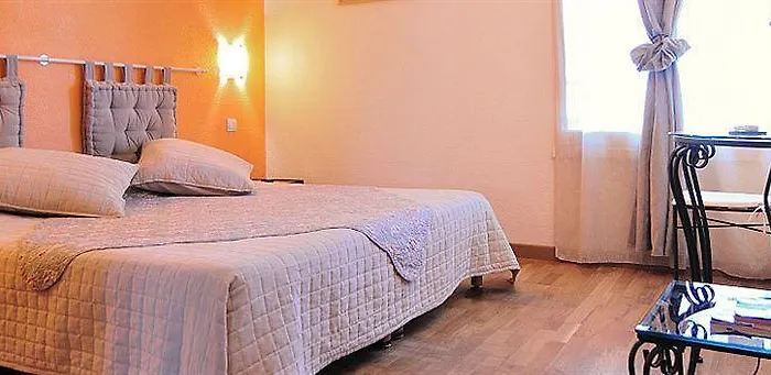 Szálloda Logis Les Grenadines 3*